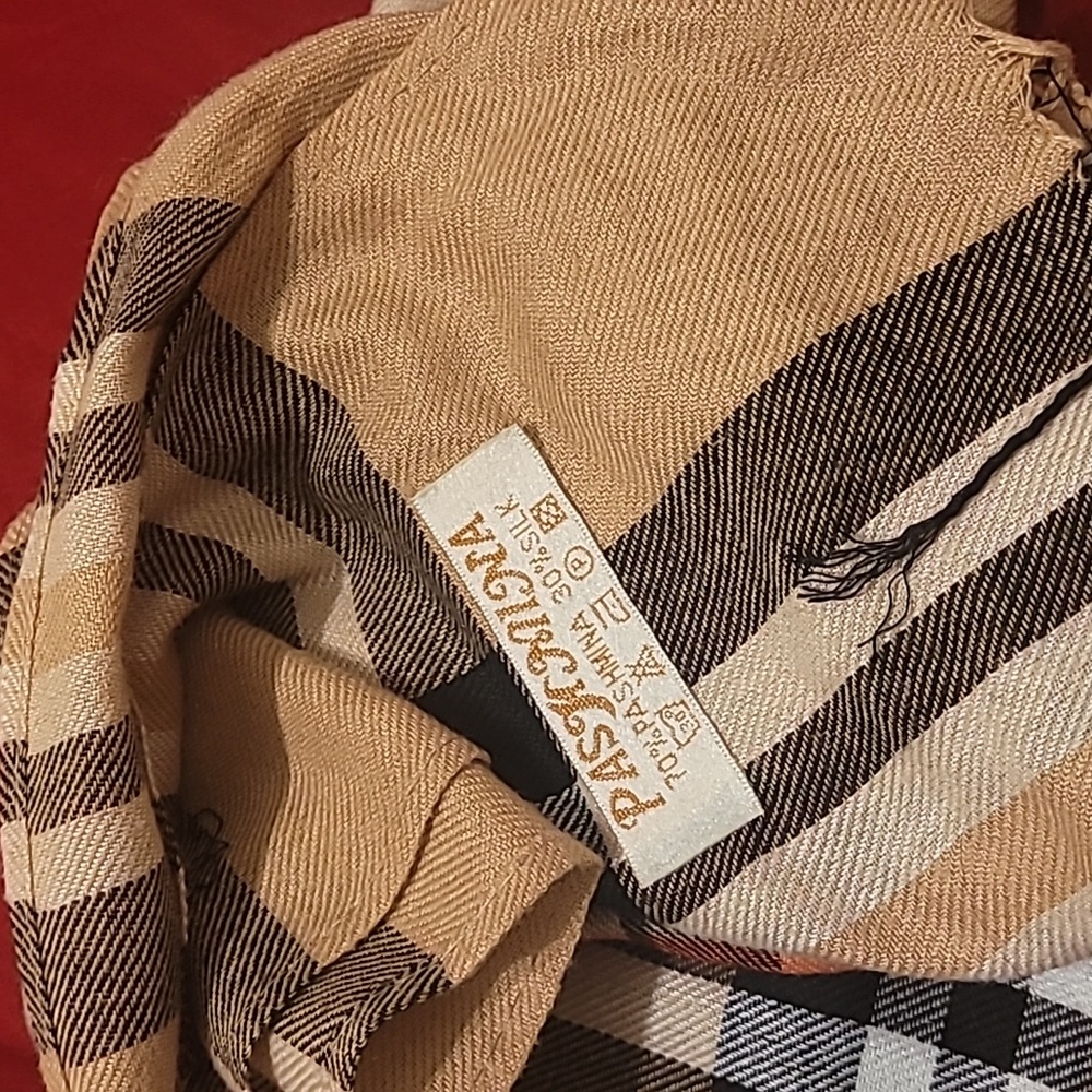 Pashmina - Picture 3 of 3